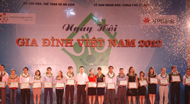 Tôn vinh sản phẩm dịch vụ do gia đình Việt lựa chọn 2012