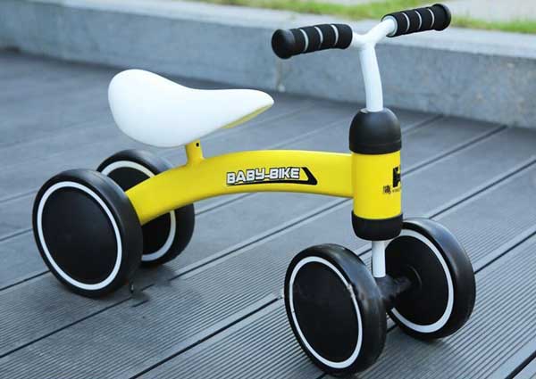 Xe đạp trẻ em 4 bánh cho bé từ 2 tuổi